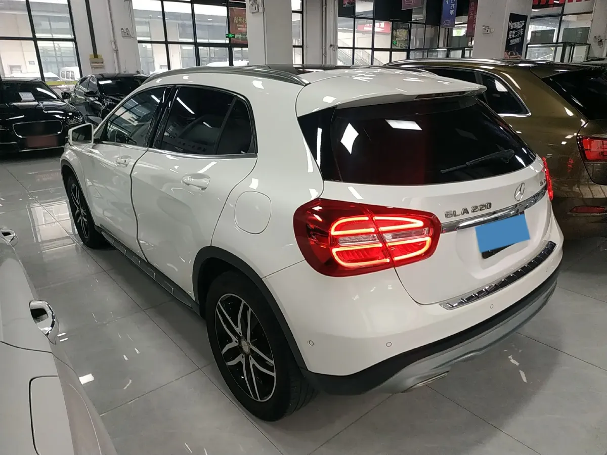 2016 Mercedes-Benz GLA Class 2.0T 184HP L4 7DCT,autocango,china used car exporter,china ev exporter,chinese used car exporter,chinese used ev exporter