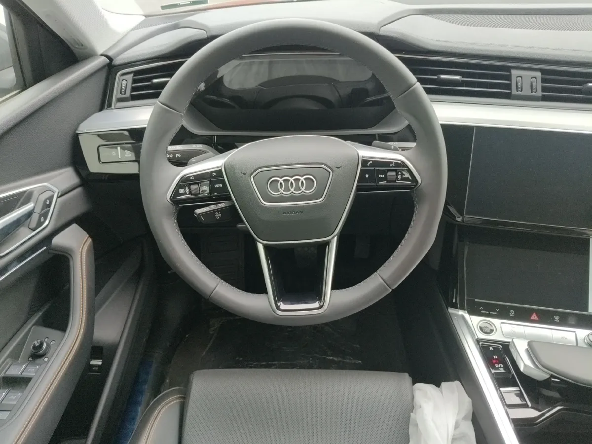 2021 Audi e-tron BEV 96.7KWH,autocango,china used car exporter,china ev exporter,chinese used car exporter,chinese used ev exporter