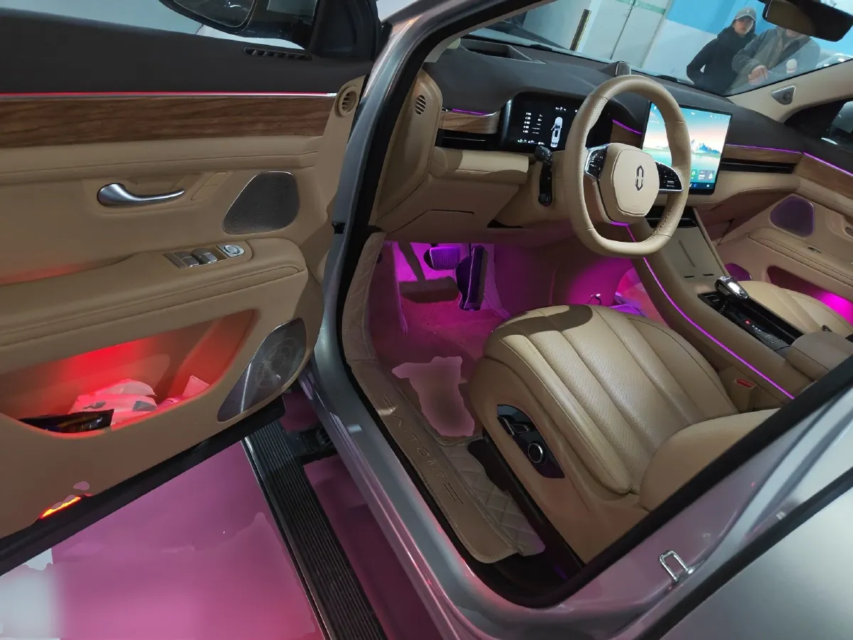 2024 AITO AITO M7 1.5T 152HP L4 REEV 40KWH,autocango,china used car exporter,china ev exporter,chinese used car exporter,chinese used ev exporter