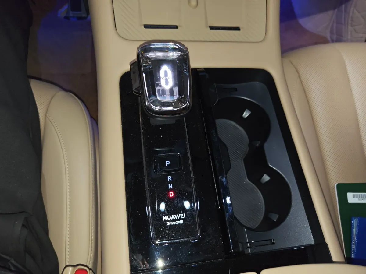 2024 AITO AITO M7 1.5T 152HP L4 REEV 40KWH,autocango,china used car exporter,china ev exporter,chinese used car exporter,chinese used ev exporter