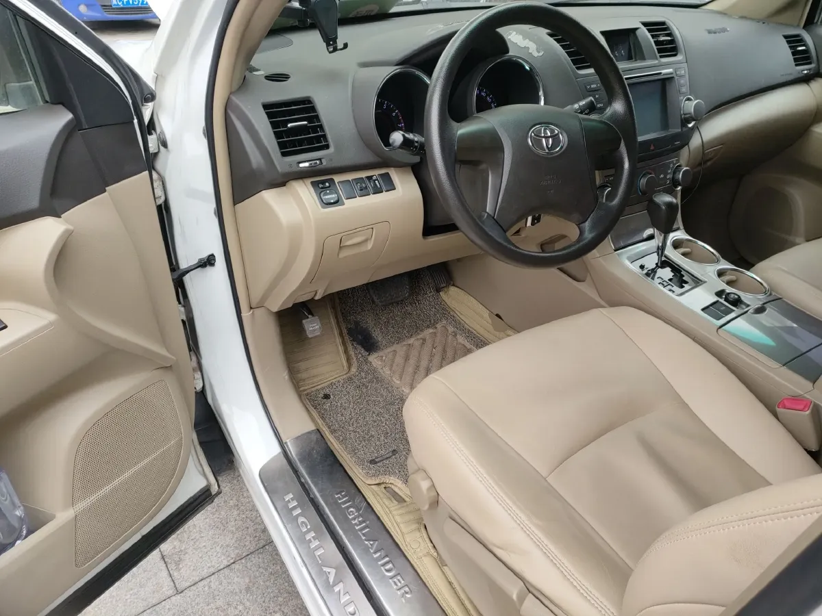 2012 Volkswagen Tiguan 1.8T 160HP L4 6AT,autocango,china used car exporter,china ev exporter,chinese used car exporter,chinese used ev exporter