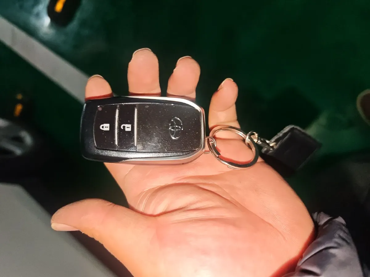 2013 Toyota RAV4 2.5L 180HP L4 6AT,autocango,china used car exporter,china ev exporter,chinese used car exporter,chinese used ev exporter