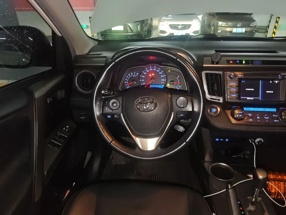 2013 Toyota RAV4 2.5L 180HP L4 6AT,autocango,china used car exporter,china ev exporter,chinese used car exporter,chinese used ev exporter