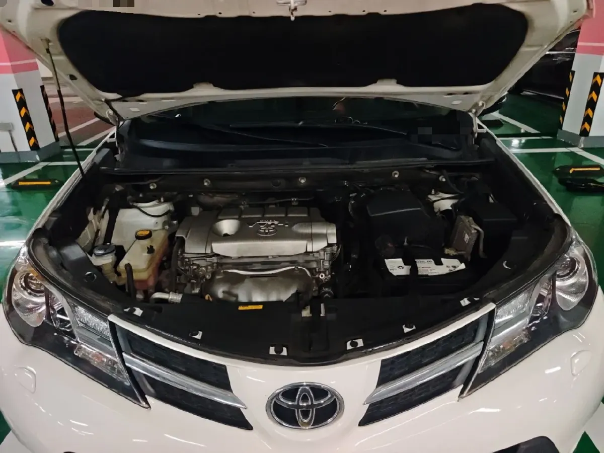 2013 Toyota RAV4 2.5L 180HP L4 6AT,autocango,china used car exporter,china ev exporter,chinese used car exporter,chinese used ev exporter