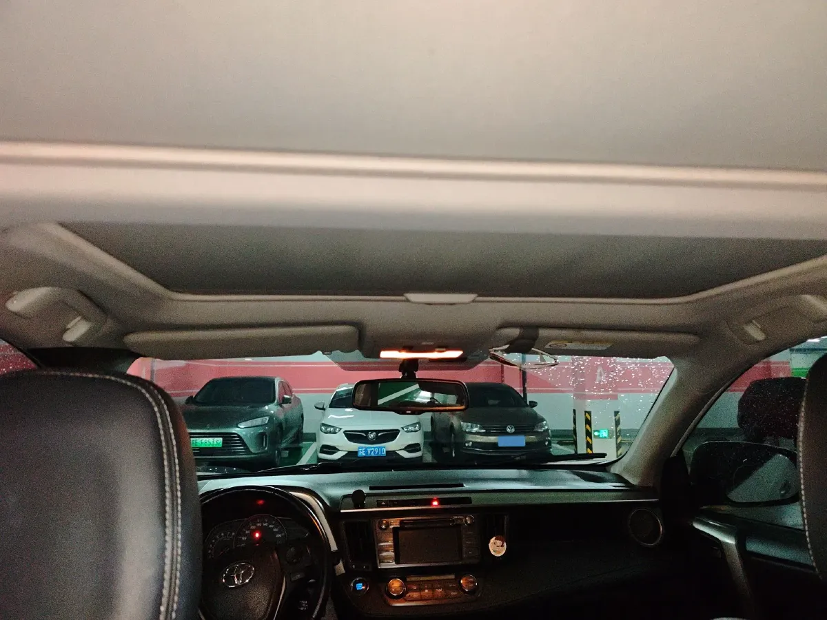 2013 Toyota RAV4 2.5L 180HP L4 6AT,autocango,china used car exporter,china ev exporter,chinese used car exporter,chinese used ev exporter