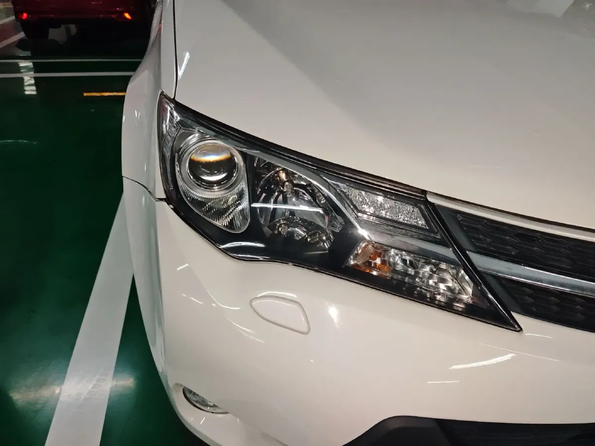 2013 Toyota RAV4 2.5L 180HP L4 6AT,autocango,china used car exporter,china ev exporter,chinese used car exporter,chinese used ev exporter