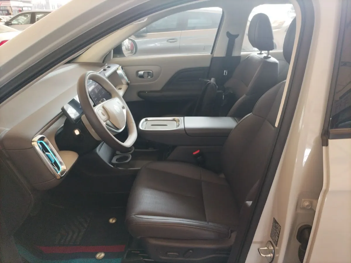 2025 Leapmotor B10 BEV 56.2KWH,autocango,china used car exporter,china ev exporter,chinese used car exporter,chinese used ev exporter