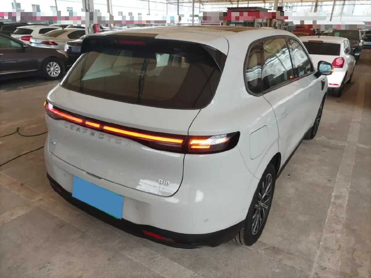 2025 Leapmotor B10 BEV 56.2KWH,autocango,china used car exporter,china ev exporter,chinese used car exporter,chinese used ev exporter