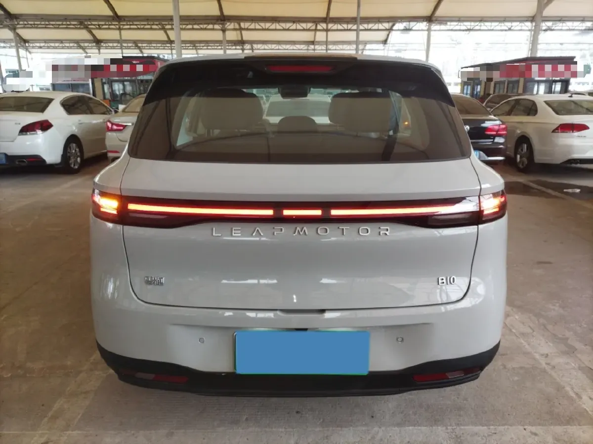 2025 Leapmotor B10 BEV 56.2KWH,autocango,china used car exporter,china ev exporter,chinese used car exporter,chinese used ev exporter