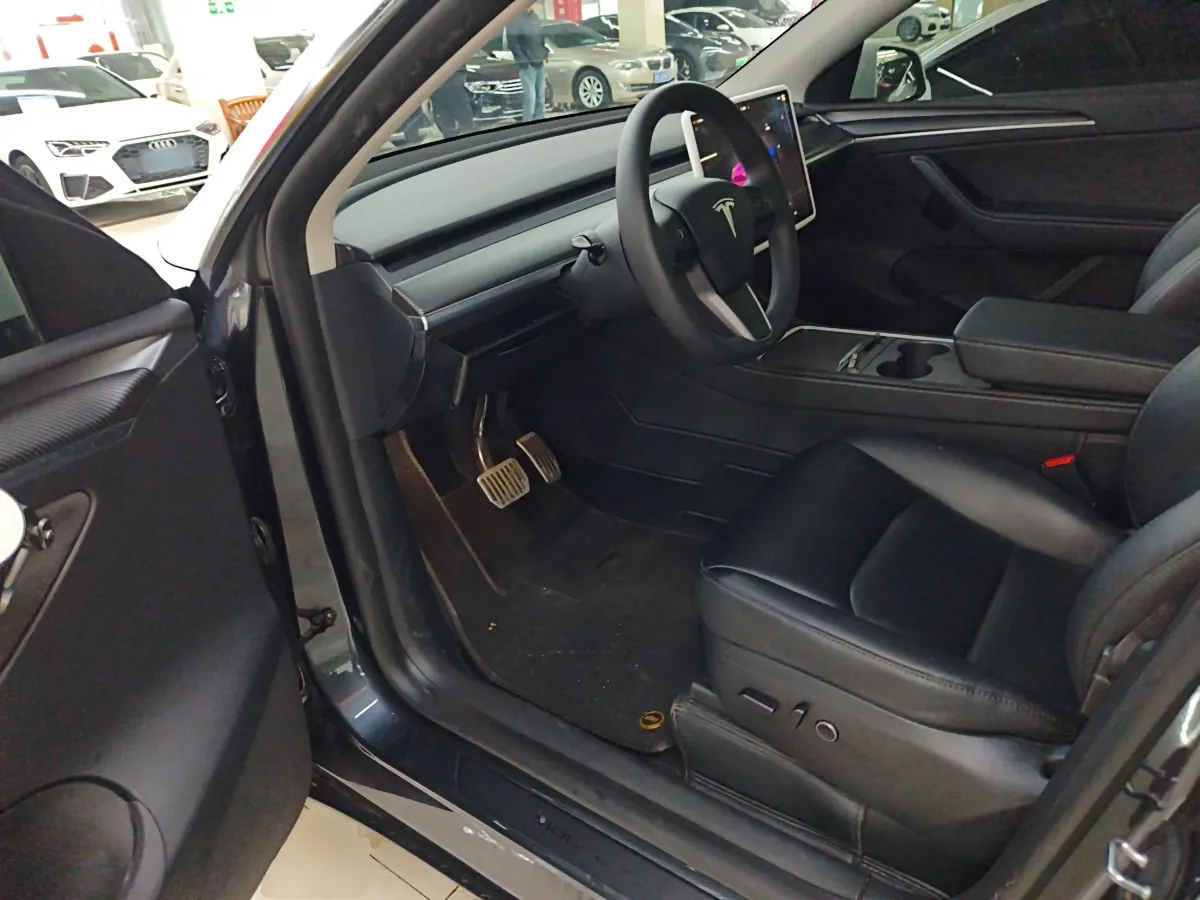 2024 Tesla Model Y BEV 60KWH,autocango,china used car exporter,china ev exporter,chinese used car exporter,chinese used ev exporter