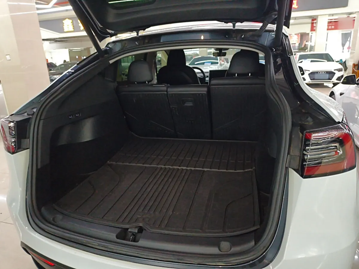 2024 Tesla Model Y BEV 60KWH,autocango,china used car exporter,china ev exporter,chinese used car exporter,chinese used ev exporter