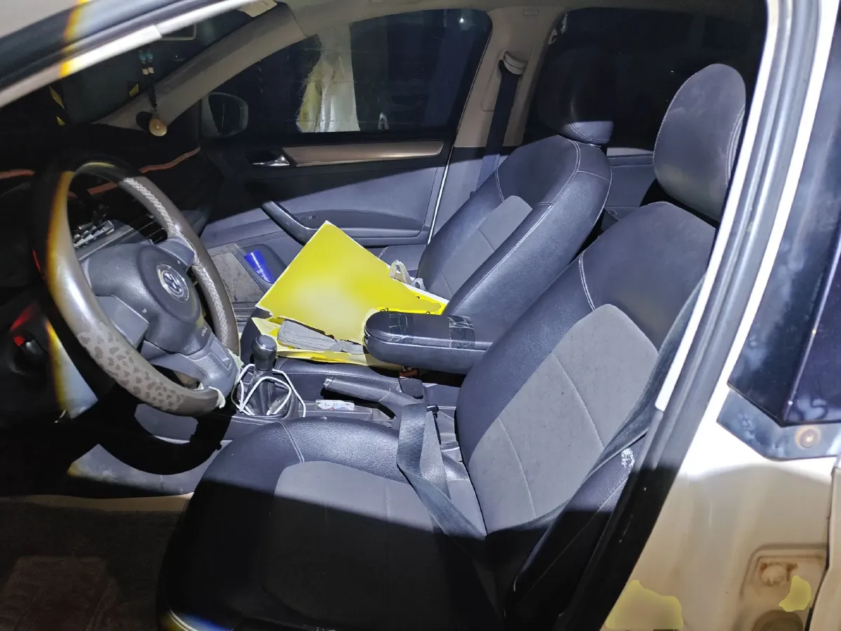 2013 Volkswagen Santana 1.4L 90HP L4 5MT,autocango,china used car exporter,china ev exporter,chinese used car exporter,chinese used ev exporter