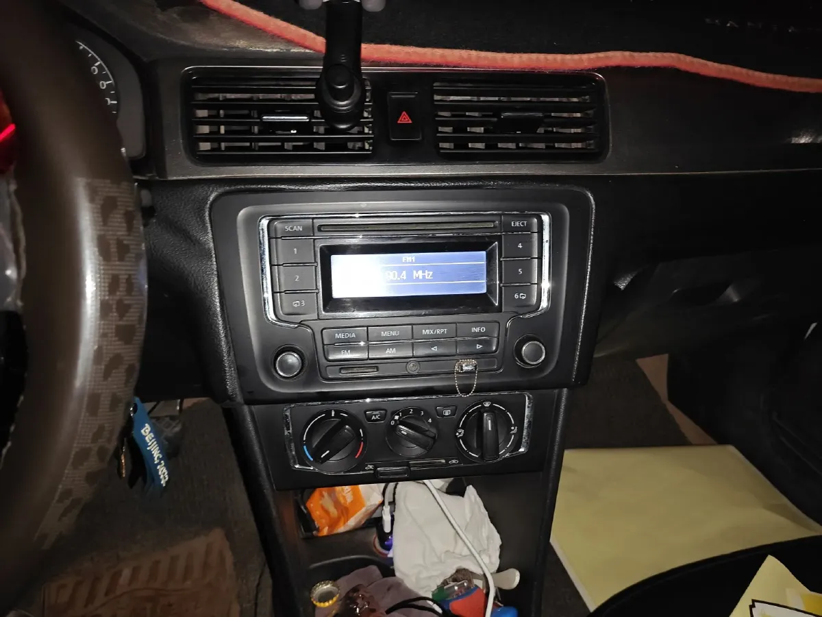 2013 Volkswagen Santana 1.4L 90HP L4 5MT,autocango,china used car exporter,china ev exporter,chinese used car exporter,chinese used ev exporter