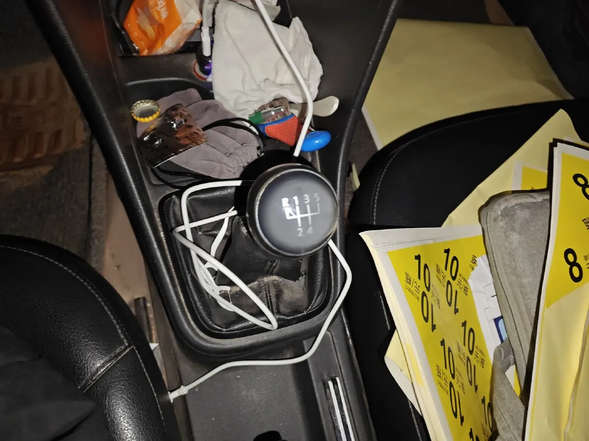 2013 Volkswagen Santana 1.4L 90HP L4 5MT,autocango,china used car exporter,china ev exporter,chinese used car exporter,chinese used ev exporter