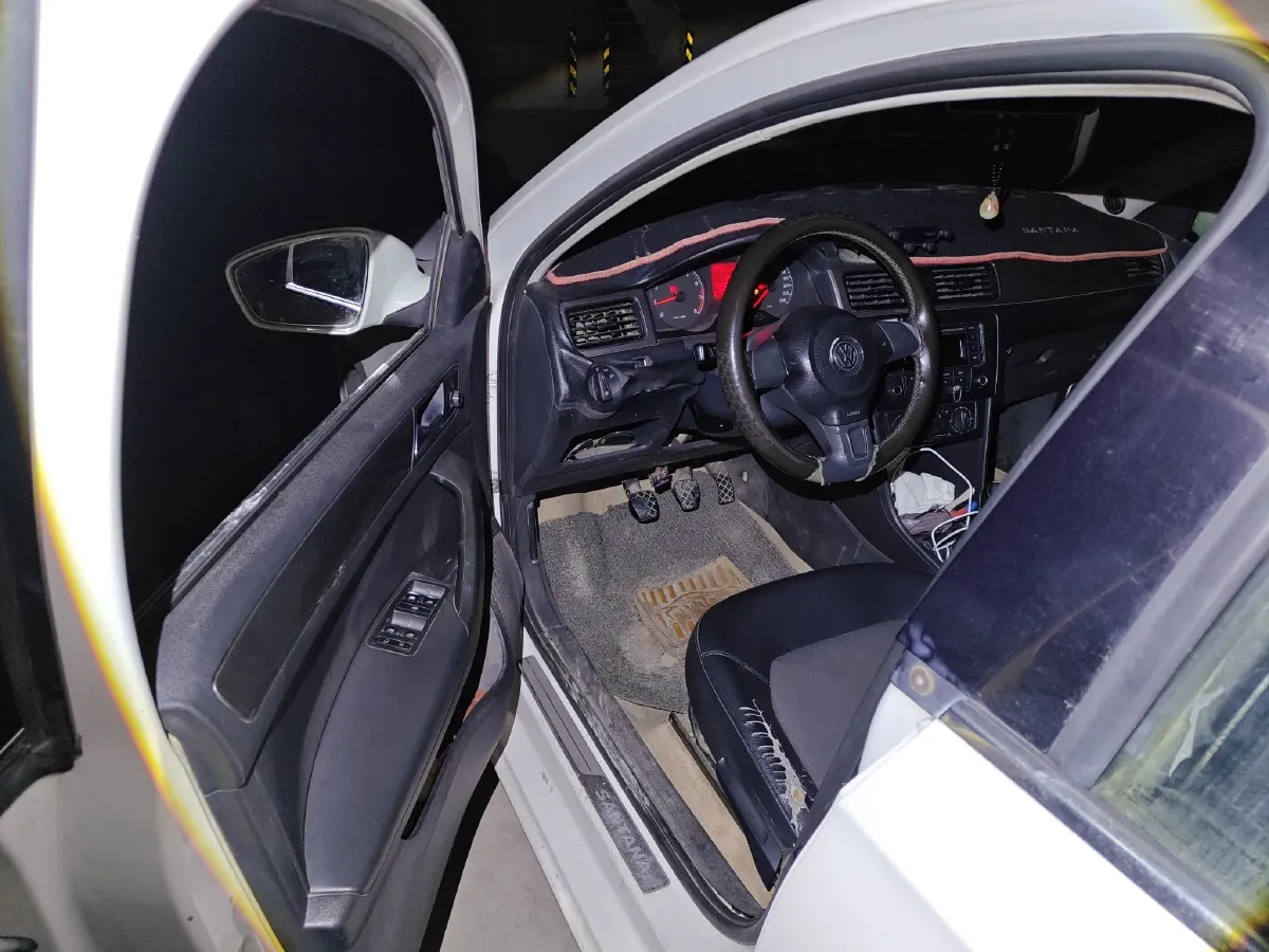 2013 Volkswagen Santana 1.4L 90HP L4 5MT,autocango,china used car exporter,china ev exporter,chinese used car exporter,chinese used ev exporter