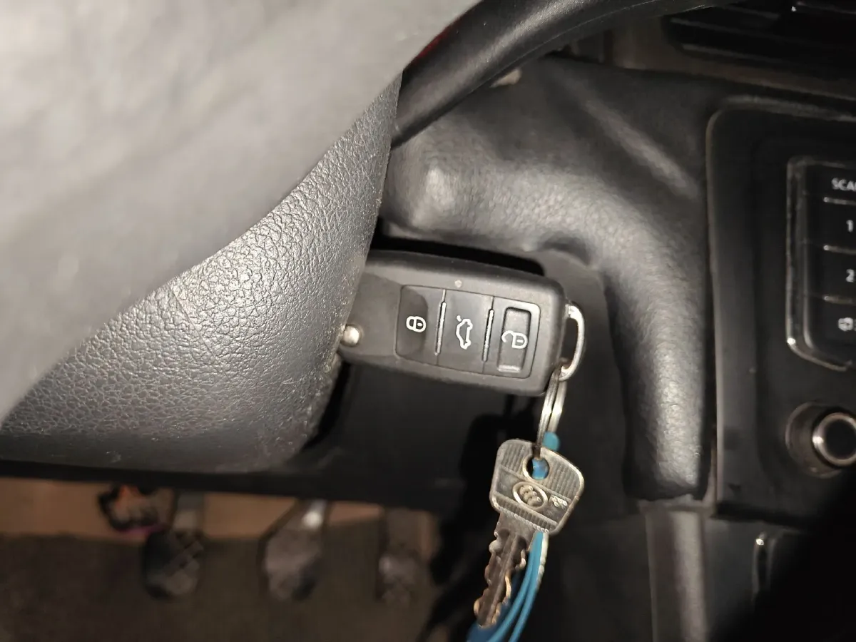 2013 Volkswagen Santana 1.4L 90HP L4 5MT,autocango,china used car exporter,china ev exporter,chinese used car exporter,chinese used ev exporter