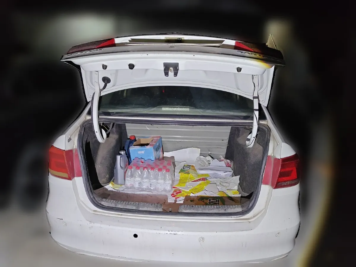 2013 Volkswagen Santana 1.4L 90HP L4 5MT,autocango,china used car exporter,china ev exporter,chinese used car exporter,chinese used ev exporter