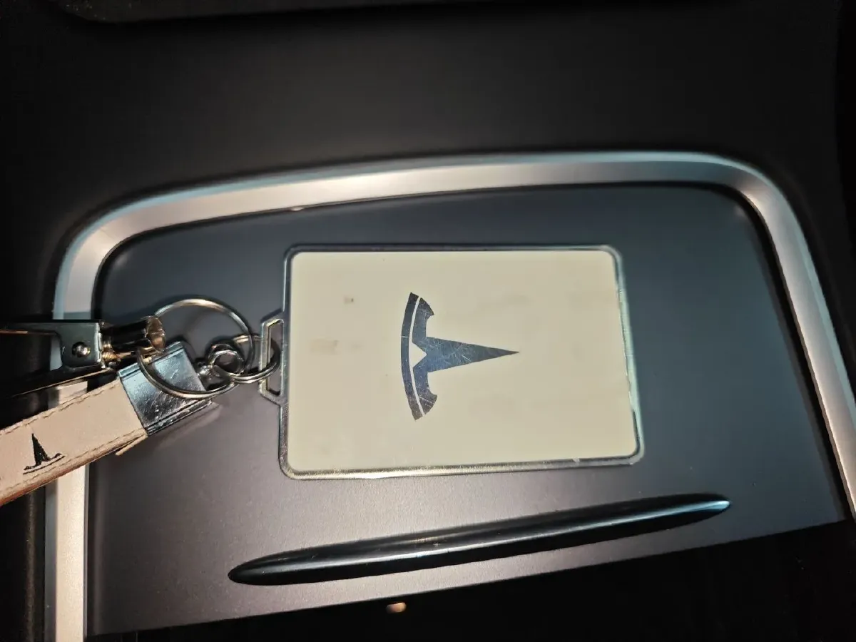 2022 Tesla Model Y BEV 60KWH,autocango,china used car exporter,china ev exporter,chinese used car exporter,chinese used ev exporter