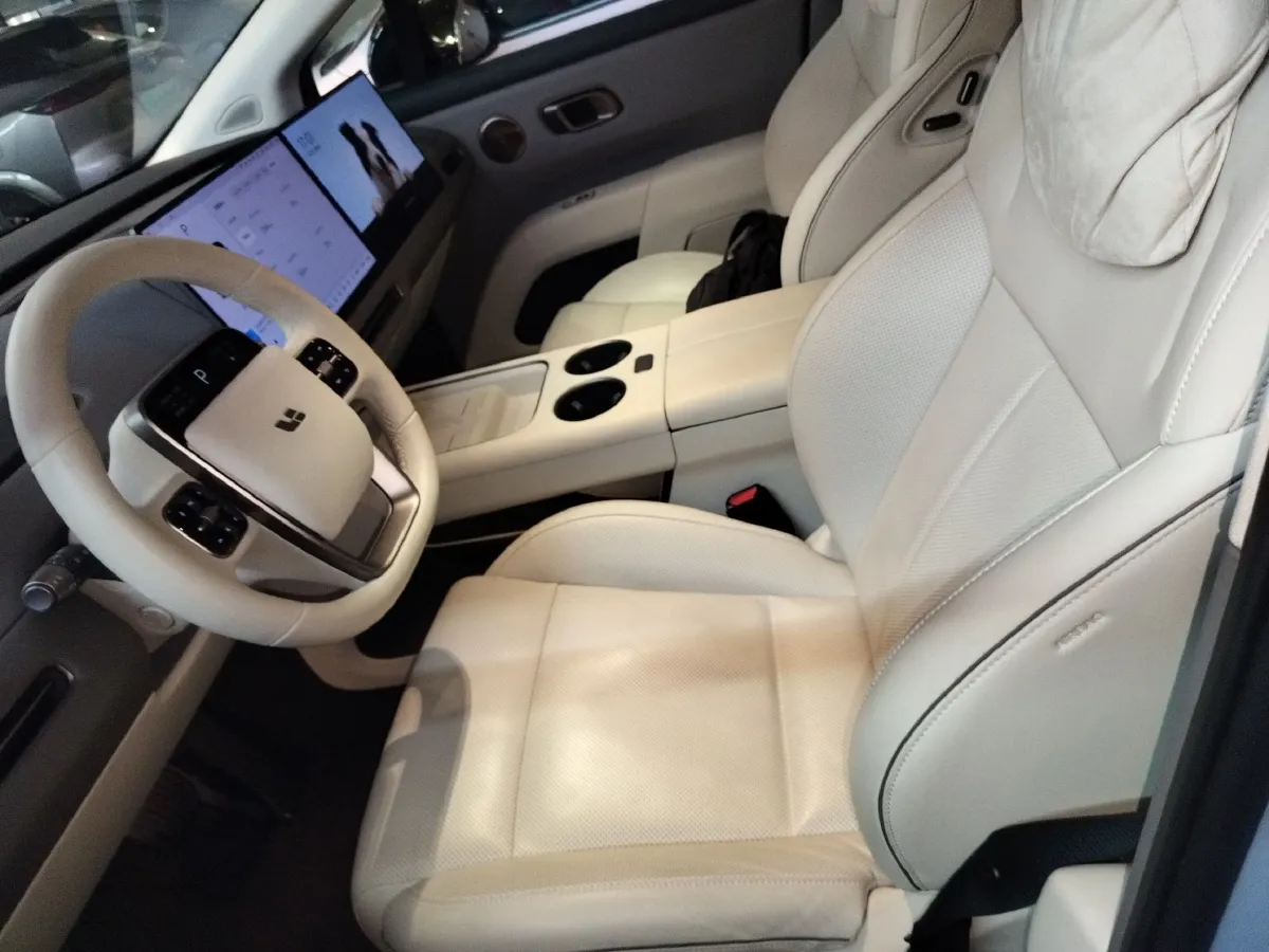 2025 Li i8 BEV,autocango,china used car exporter,china ev exporter,chinese used car exporter,chinese used ev exporter