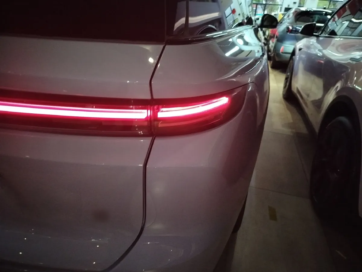 2025 Li i8 BEV,autocango,china used car exporter,china ev exporter,chinese used car exporter,chinese used ev exporter