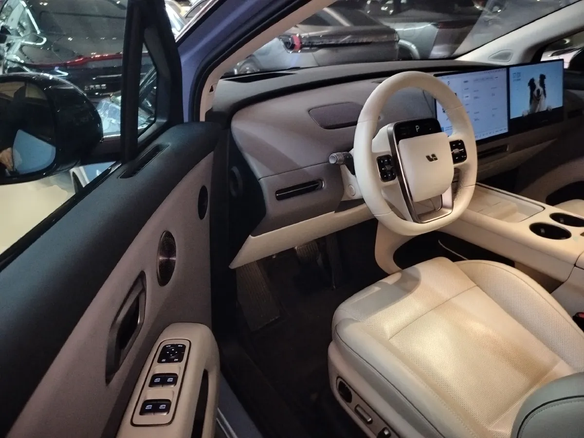 2025 Li i8 BEV,autocango,china used car exporter,china ev exporter,chinese used car exporter,chinese used ev exporter