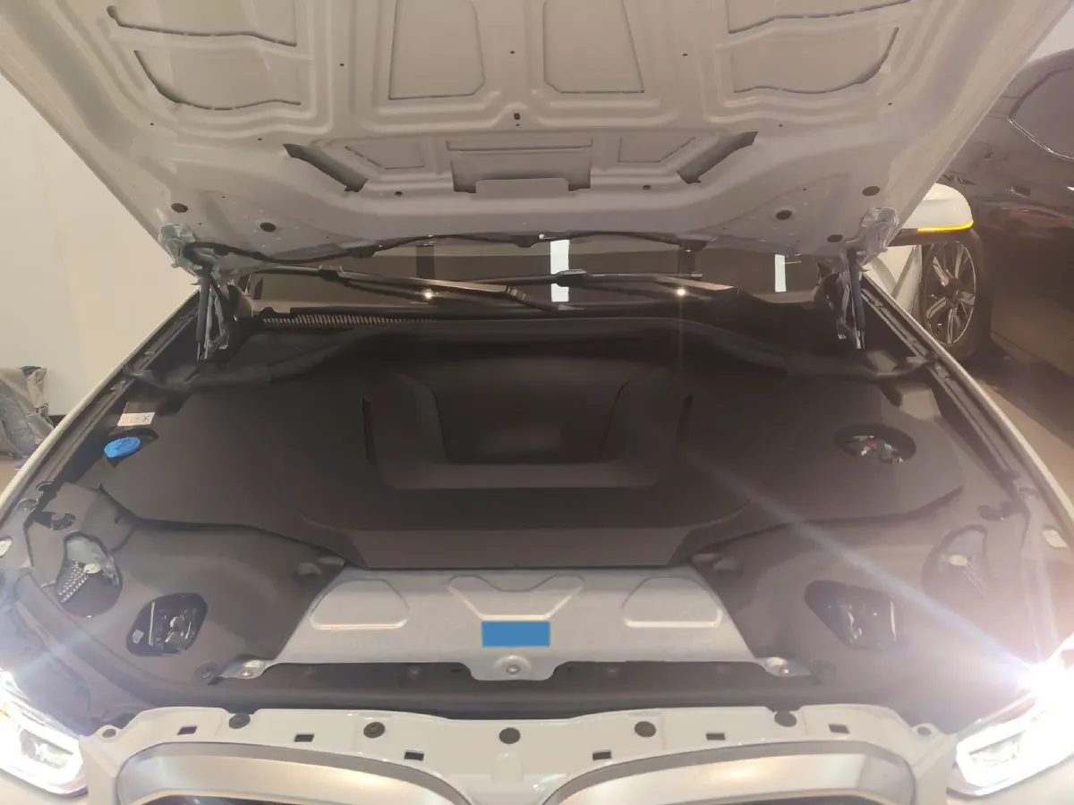 2024 BMW iX3 BEV 80KWH,autocango,china used car exporter,china ev exporter,chinese used car exporter,chinese used ev exporter