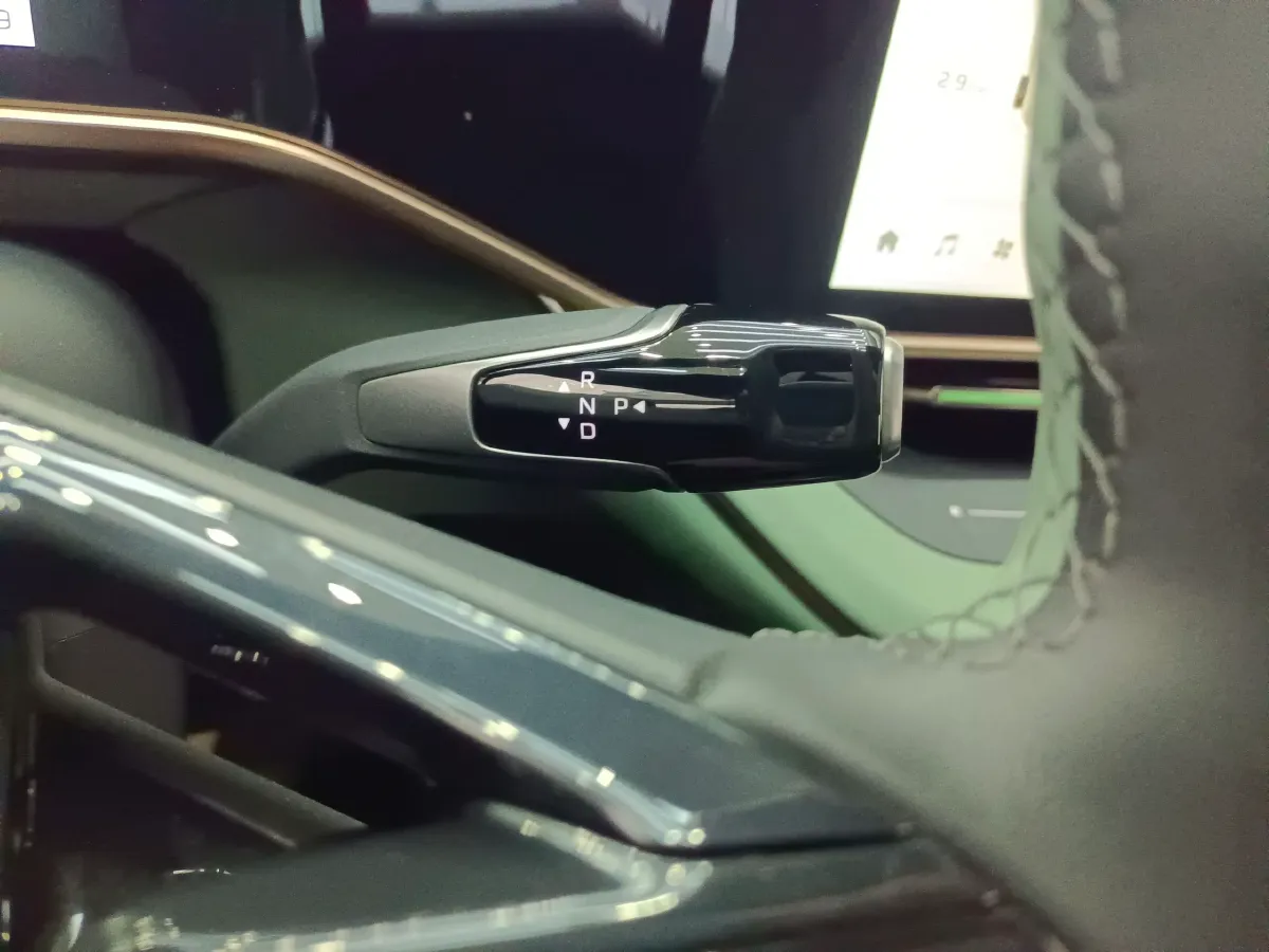 2024 HongQi EH7 BEV 111KWH,autocango,china used car exporter,china ev exporter,chinese used car exporter,chinese used ev exporter