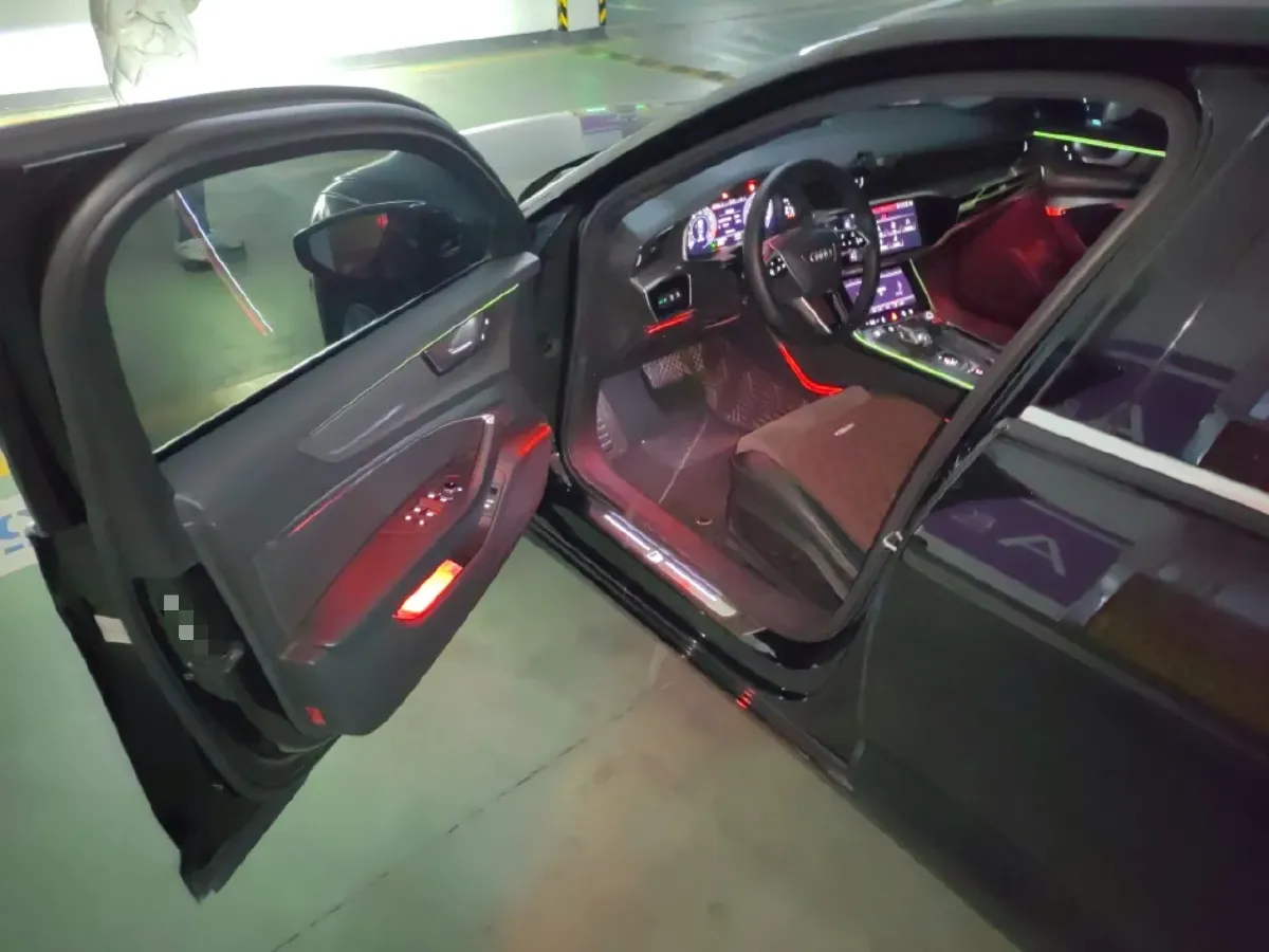 2020 Audi A6L 2.0T 224HP L4 7DCT,autocango,china used car exporter,china ev exporter,chinese used car exporter,chinese used ev exporter