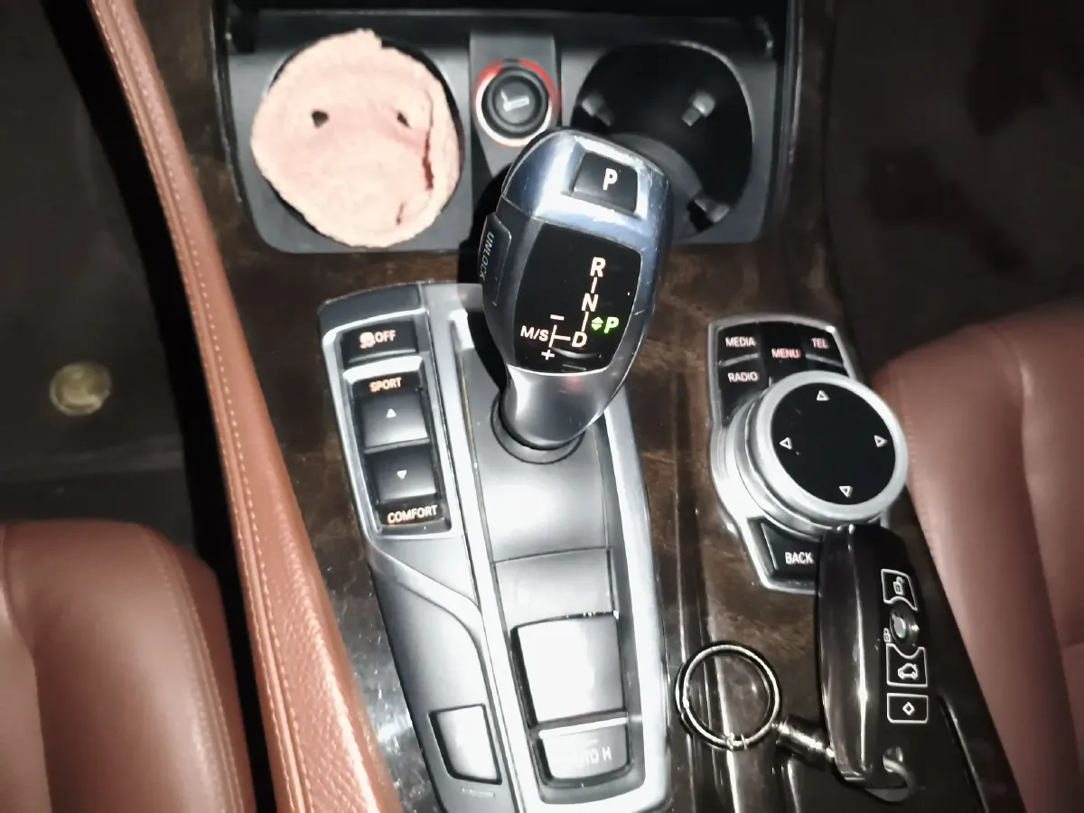 2017 BMW 5 Series 2.0T 218HP L4 8AT,autocango,china used car exporter,china ev exporter,chinese used car exporter,chinese used ev exporter