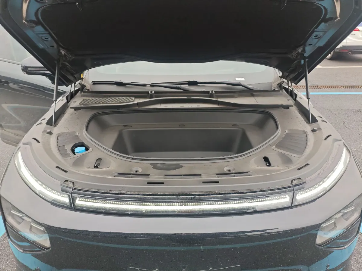 2025 Xpeng G9 BEV 79KWH,autocango,china used car exporter,china ev exporter,chinese used car exporter,chinese used ev exporter