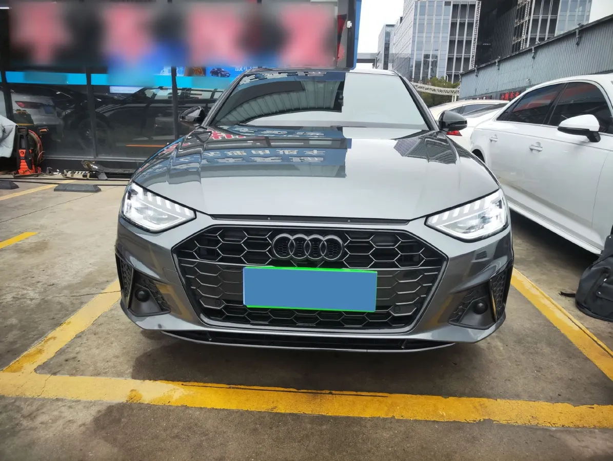 2022 Audi A4L 2.0T 190HP L4 7DCT,autocango,china used car exporter,china ev exporter,chinese used car exporter,chinese used ev exporter