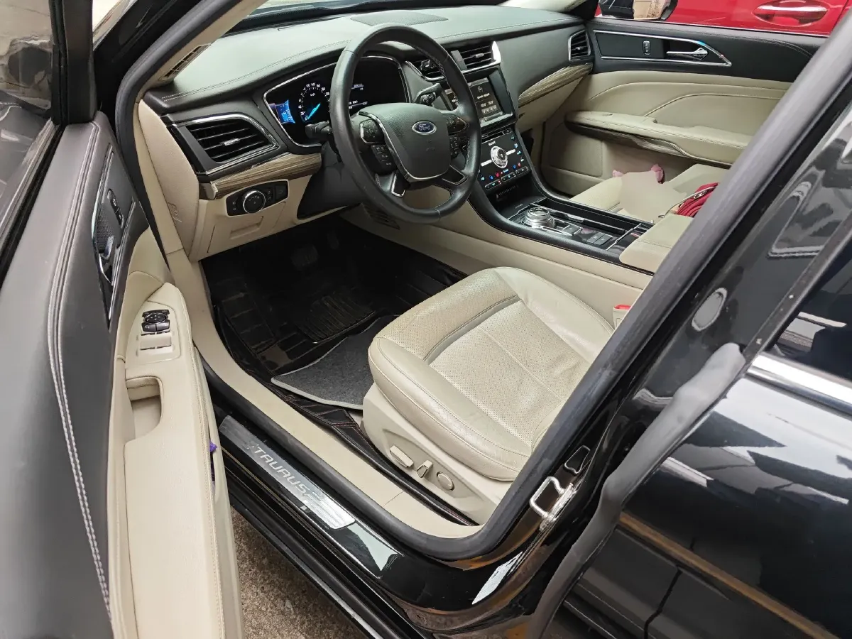 2015 Ford Taurus 2.0T 245HP L4 6AT,autocango,china used car exporter,china ev exporter,chinese used car exporter,chinese used ev exporter