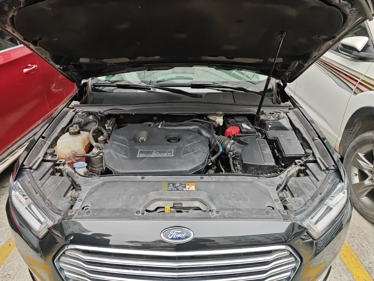 2015 Ford Taurus 2.0T 245HP L4 6AT,autocango,china used car exporter,china ev exporter,chinese used car exporter,chinese used ev exporter