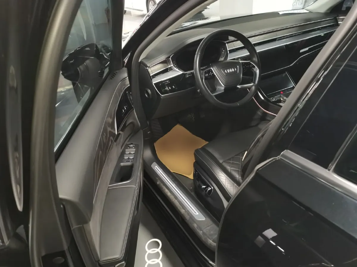 2023 Audi A8 3.0T 286HP V6 8AT,autocango,china used car exporter,china ev exporter,chinese used car exporter,chinese used ev exporter