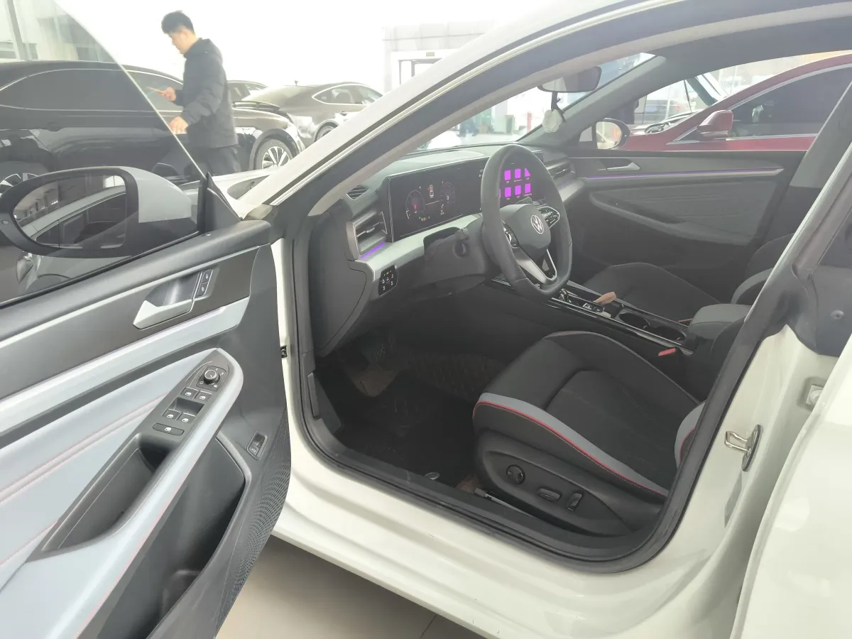 2024 Volkswagen Lamando 1.4T 150HP L4 7DCT,autocango,china used car exporter,china ev exporter,chinese used car exporter,chinese used ev exporter