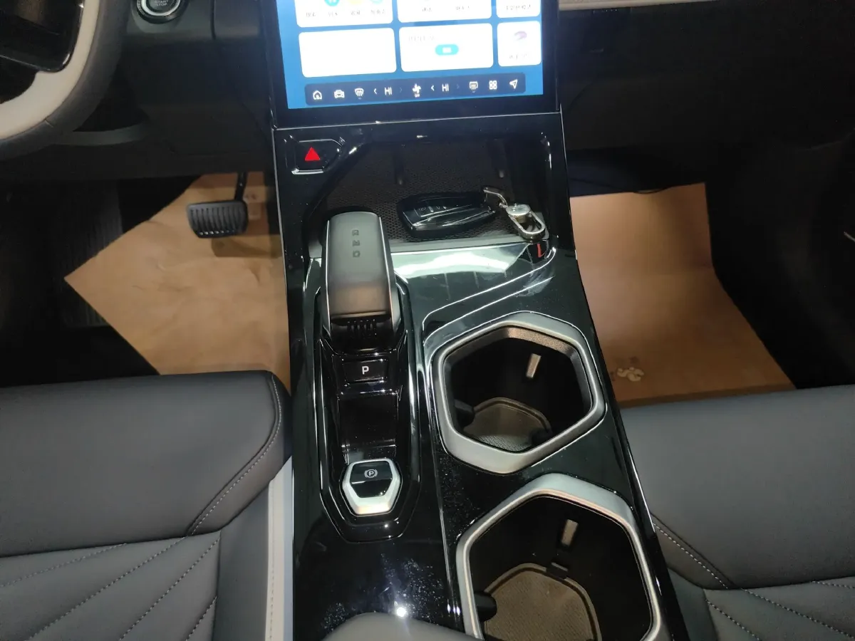 2023 Geely StarRay 1.5T 181HP L4 7DCT,autocango,china used car exporter,china ev exporter,chinese used car exporter,chinese used ev exporter