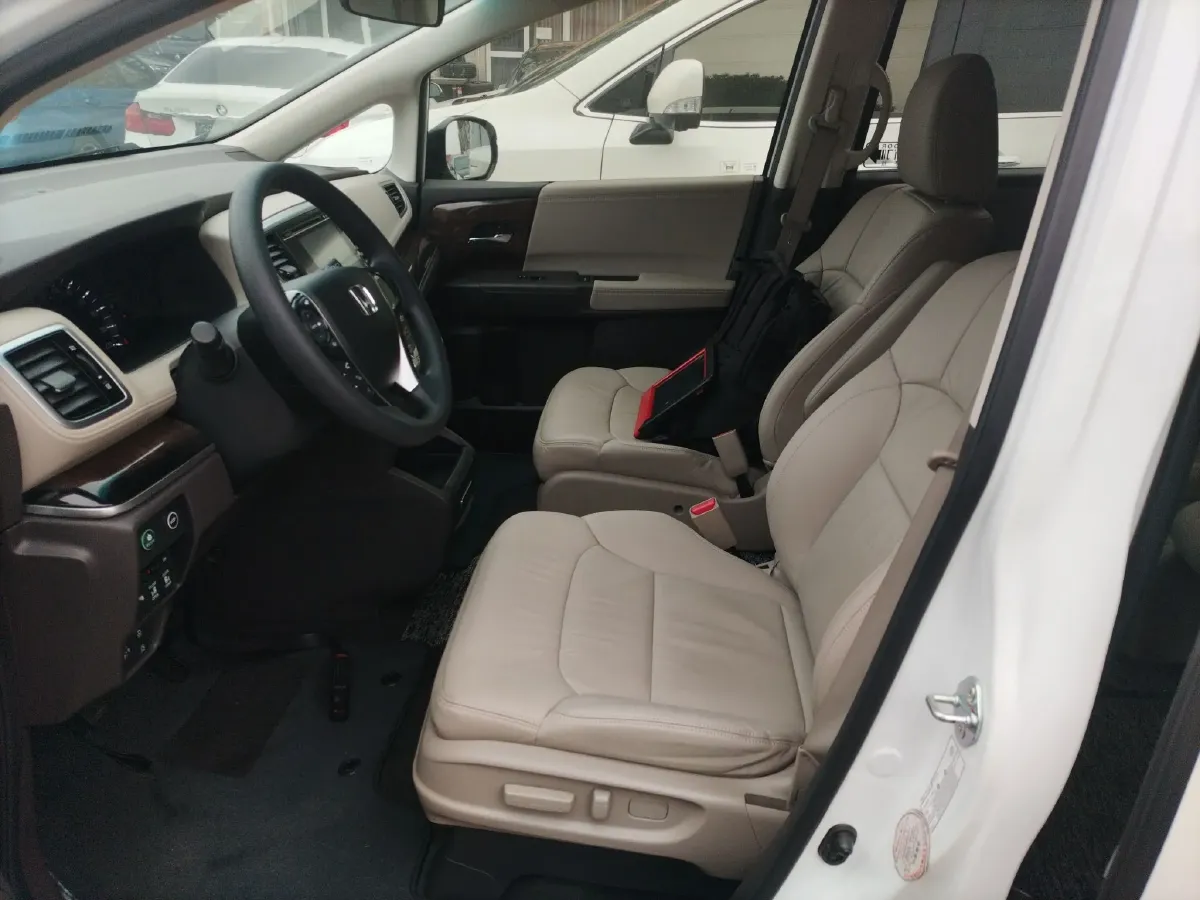 2015 Honda Odyssey 2.4L 186HP L4 CVT,autocango,china used car exporter,china ev exporter,chinese used car exporter,chinese used ev exporter