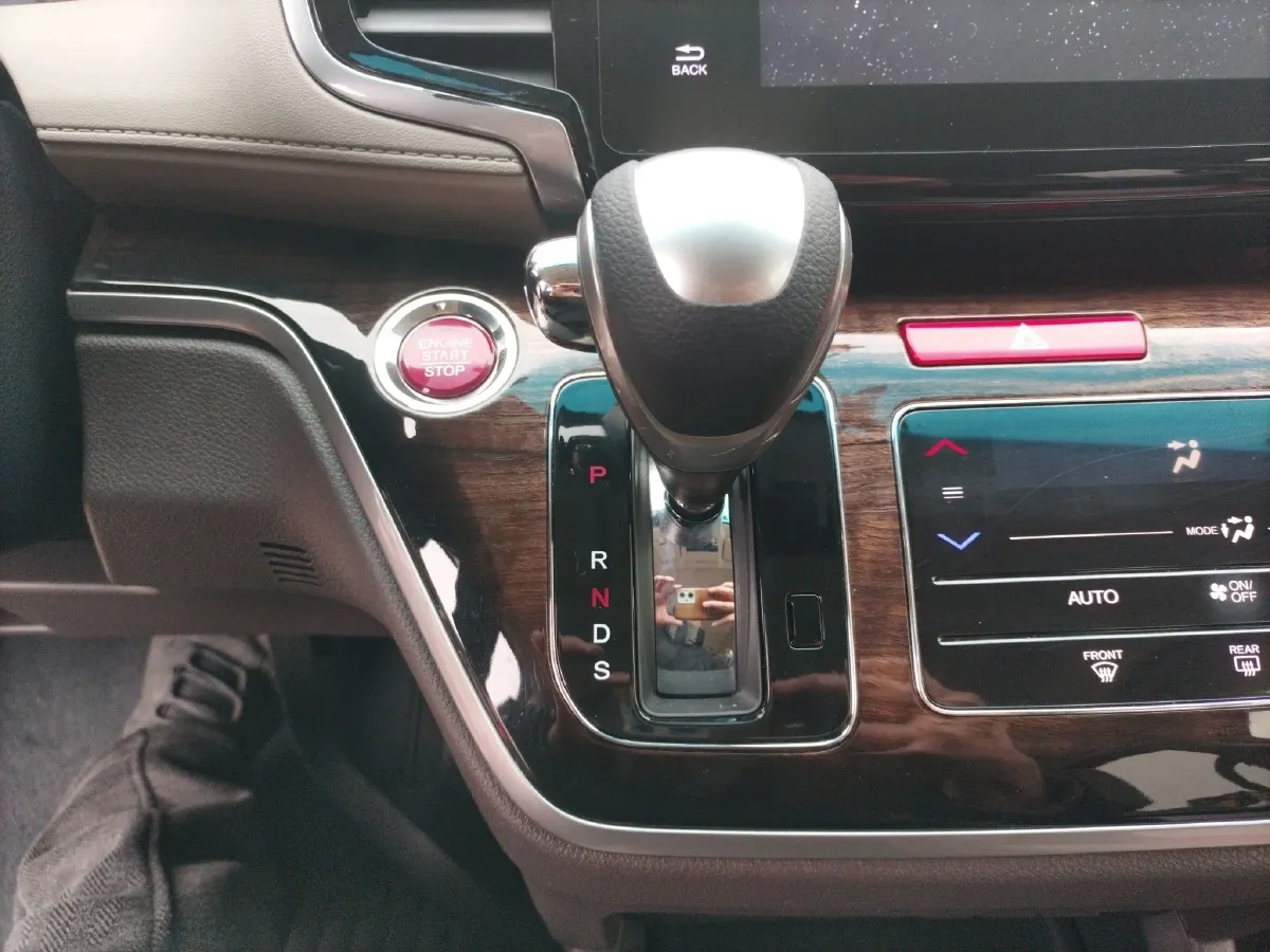 2015 Honda Odyssey 2.4L 186HP L4 CVT,autocango,china used car exporter,china ev exporter,chinese used car exporter,chinese used ev exporter