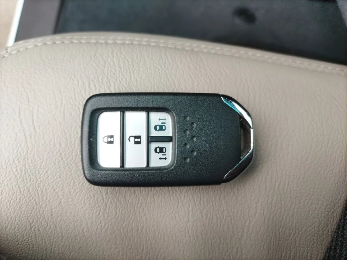 2015 Honda Odyssey 2.4L 186HP L4 CVT,autocango,china used car exporter,china ev exporter,chinese used car exporter,chinese used ev exporter