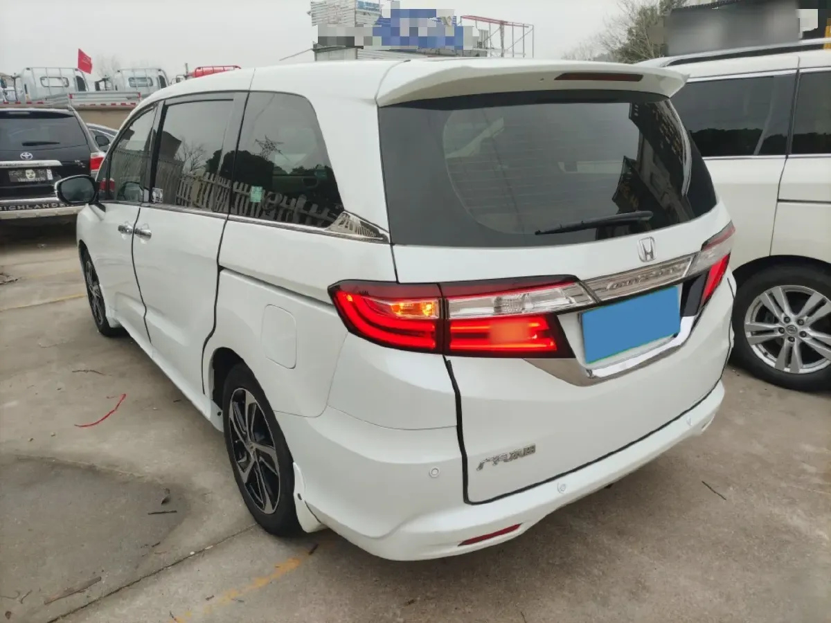 2015 Honda Odyssey 2.4L 186HP L4 CVT,autocango,china used car exporter,china ev exporter,chinese used car exporter,chinese used ev exporter