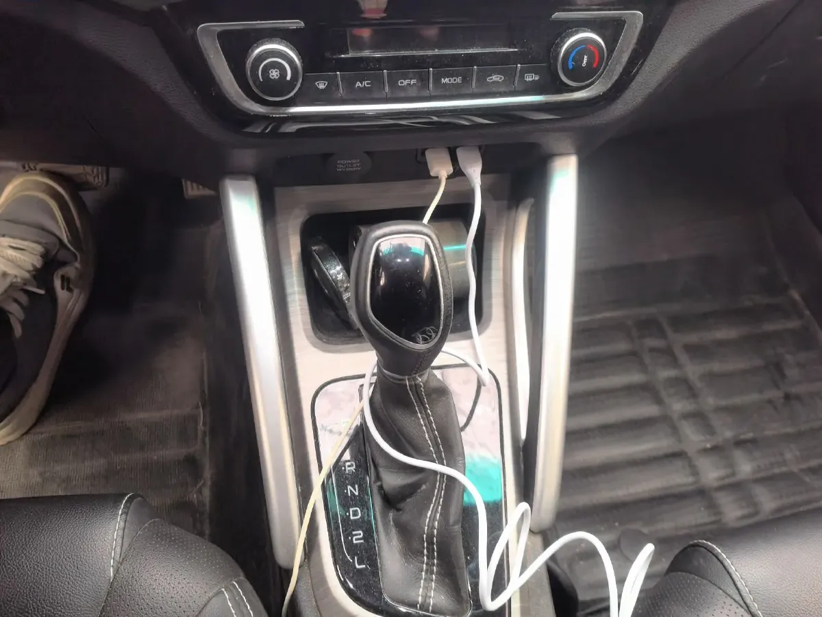 2017 Geely Vision X3 1.5L 102HP L4 4AT,autocango,china used car exporter,china ev exporter,chinese used car exporter,chinese used ev exporter