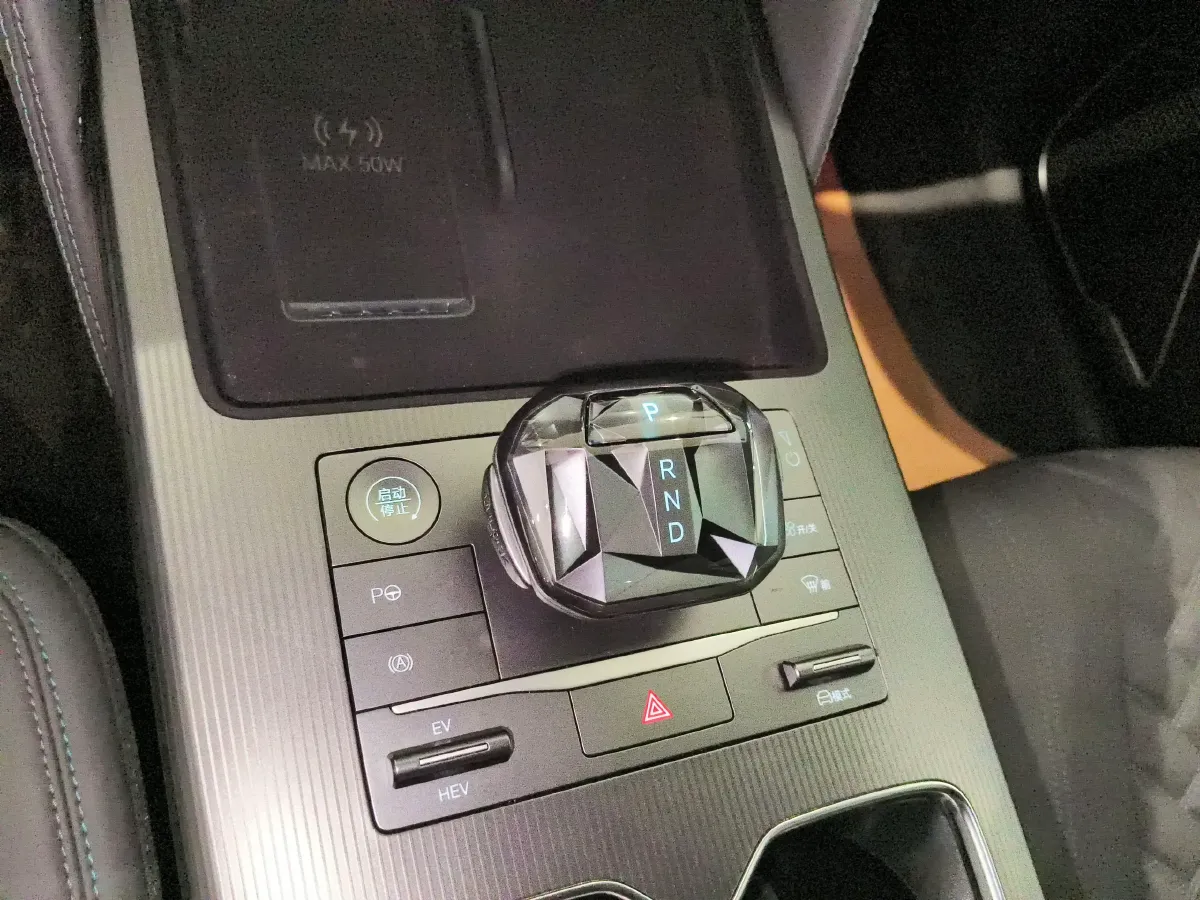 2025 BYD SongL DM-i 1.5L 101HP L4 E-CVT PHEV 26.6KWH,autocango,china used car exporter,china ev exporter,chinese used car exporter,chinese used ev exporter