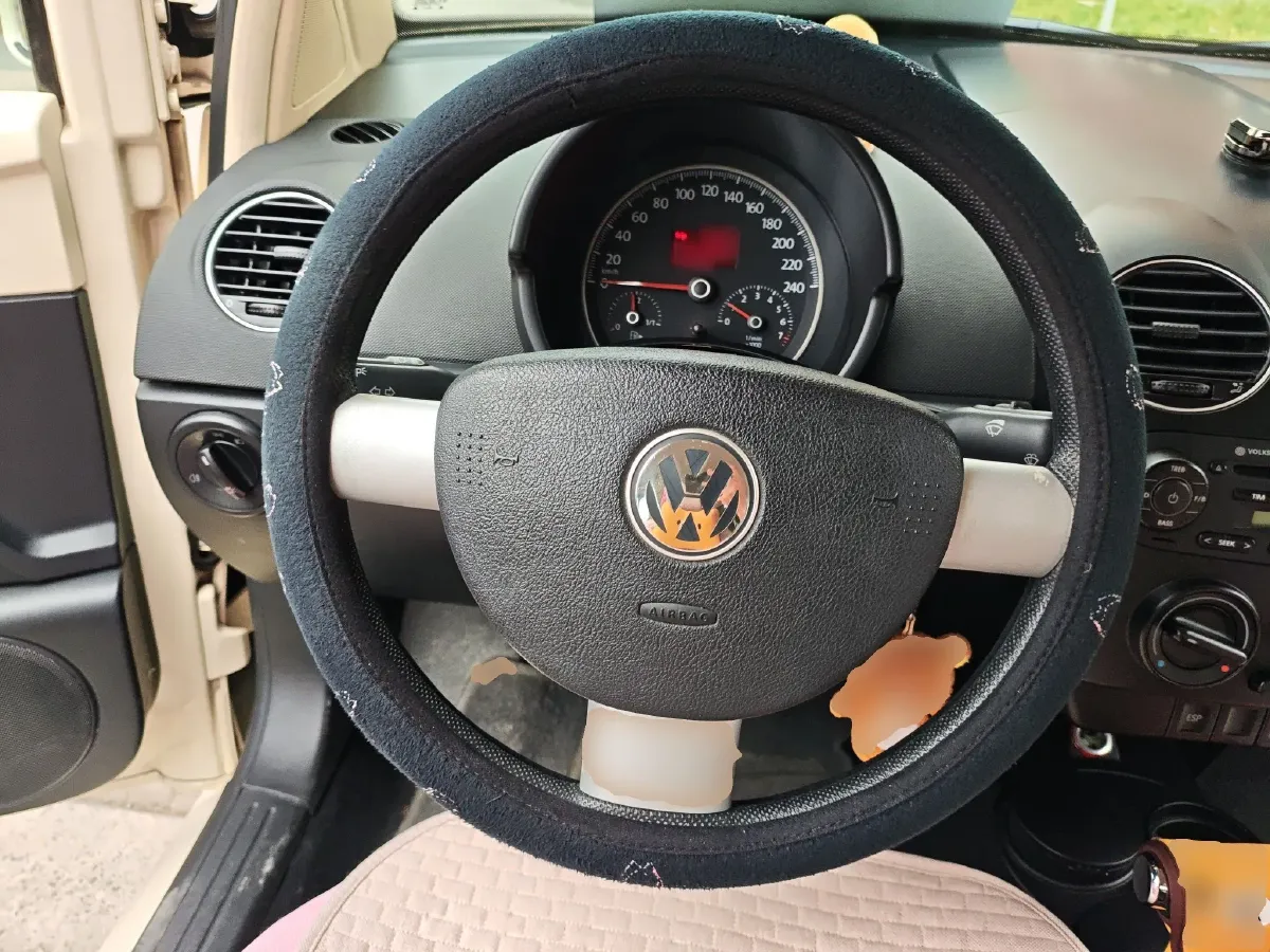 2010 Volkswagen Beetle 1.6L 102HP L4 6AT,autocango,china used car exporter,china ev exporter,chinese used car exporter,chinese used ev exporter