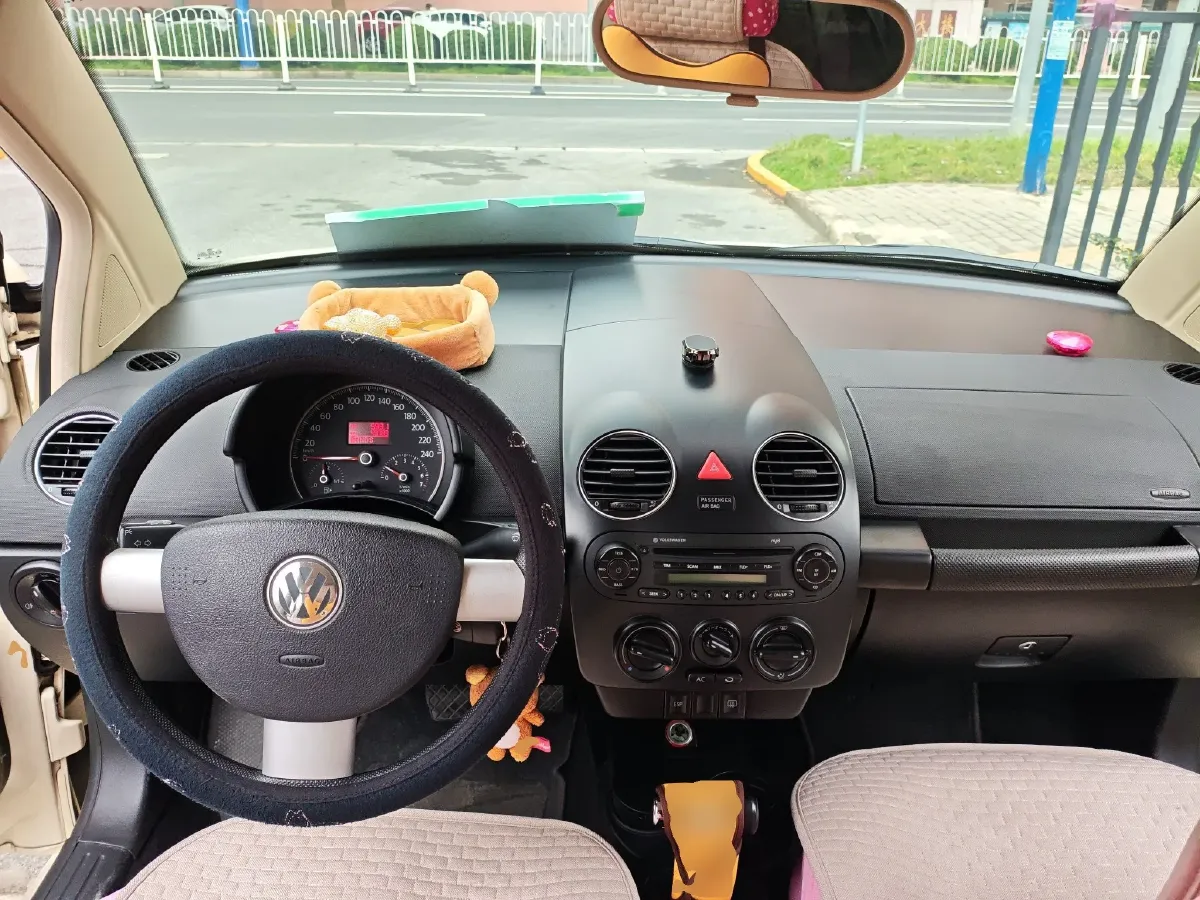 2010 Volkswagen Beetle 1.6L 102HP L4 6AT,autocango,china used car exporter,china ev exporter,chinese used car exporter,chinese used ev exporter