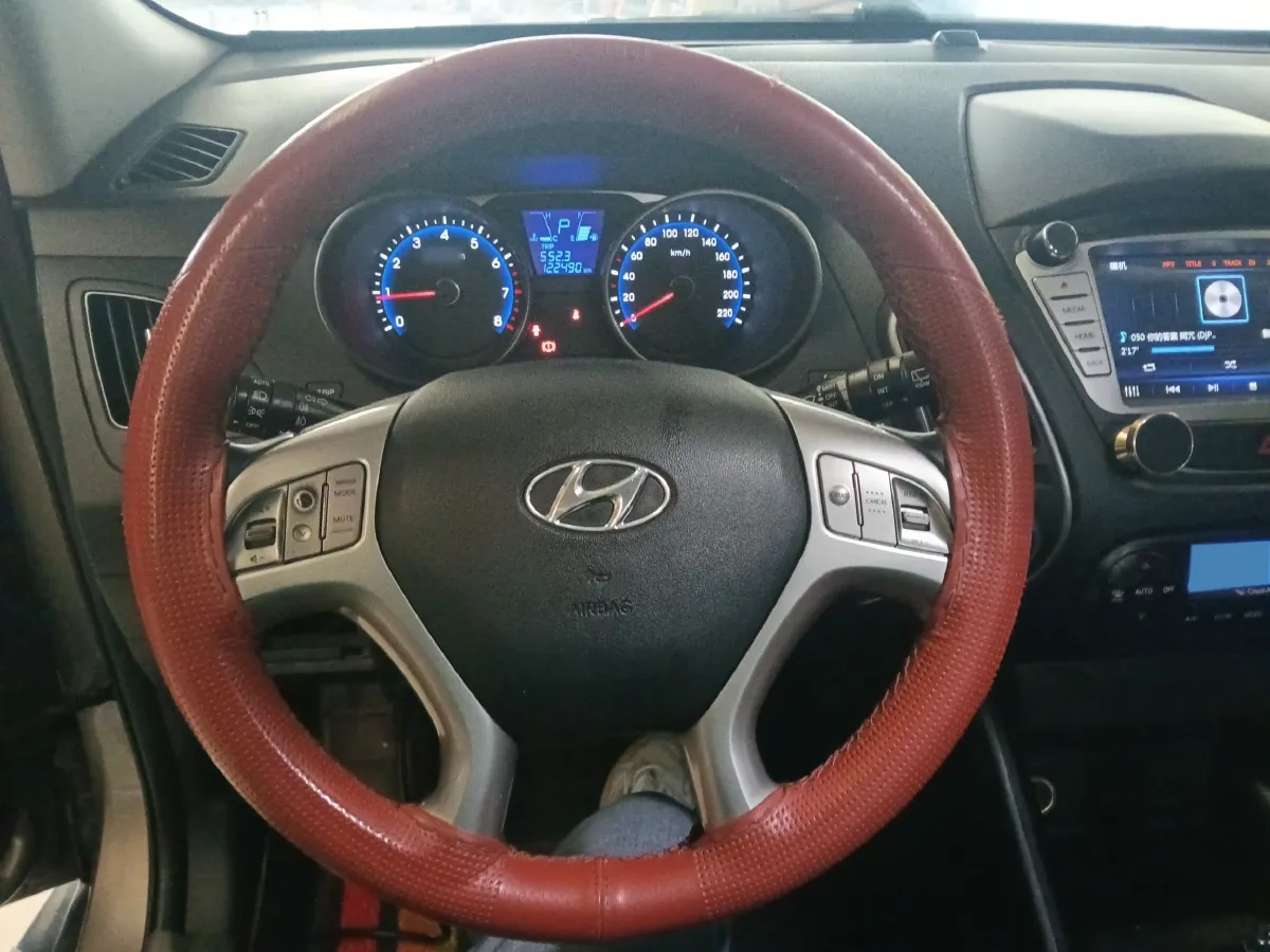 2015 Hyundai ix35 2.0L 165HP L4 6AT,autocango,china used car exporter,china ev exporter,chinese used car exporter,chinese used ev exporter