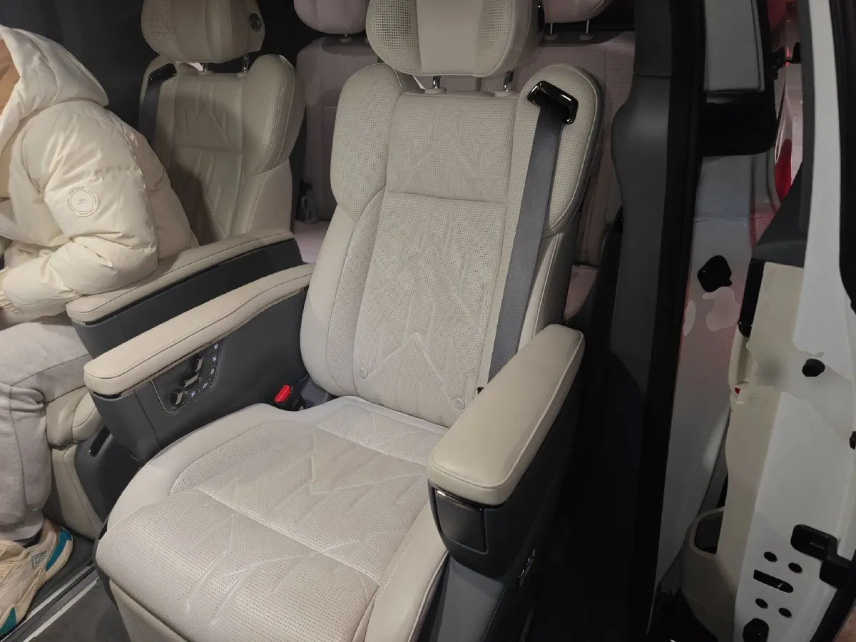 2024 Zeekr 009 BEV 108KWH,autocango,china used car exporter,china ev exporter,chinese used car exporter,chinese used ev exporter