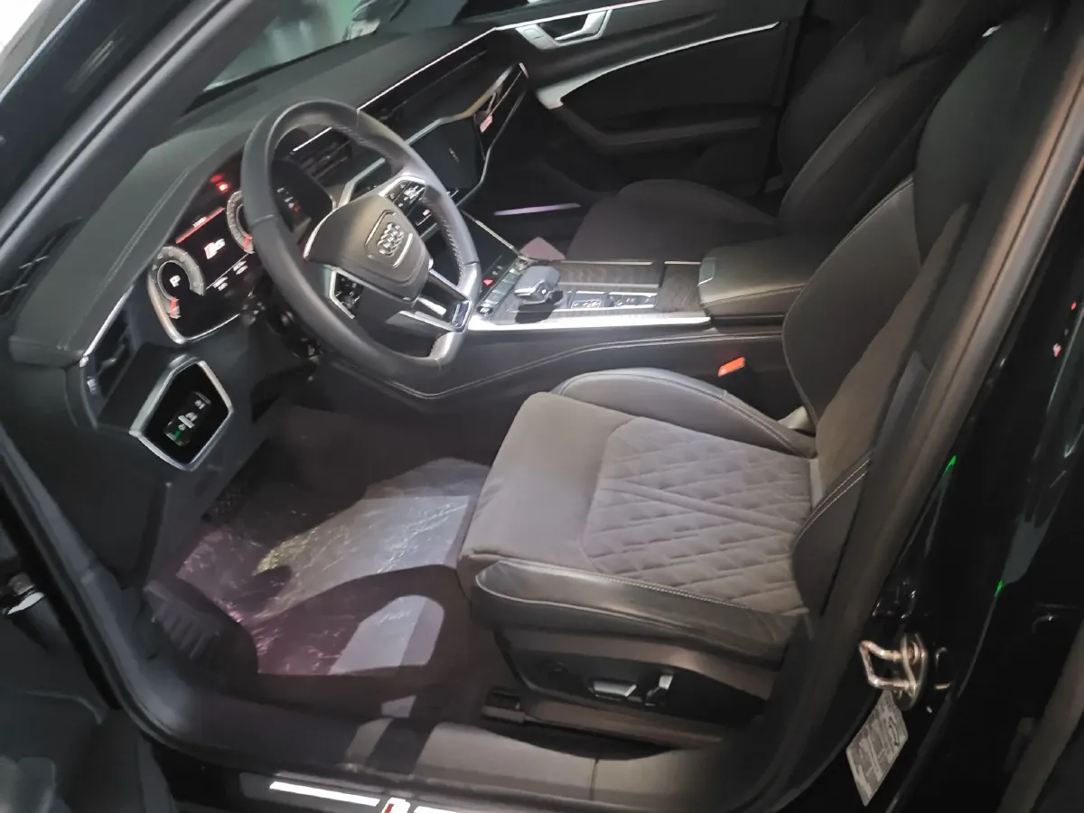 2024 Audi A6L 3.0T 340HP V6 7DCT,autocango,china used car exporter,china ev exporter,chinese used car exporter,chinese used ev exporter