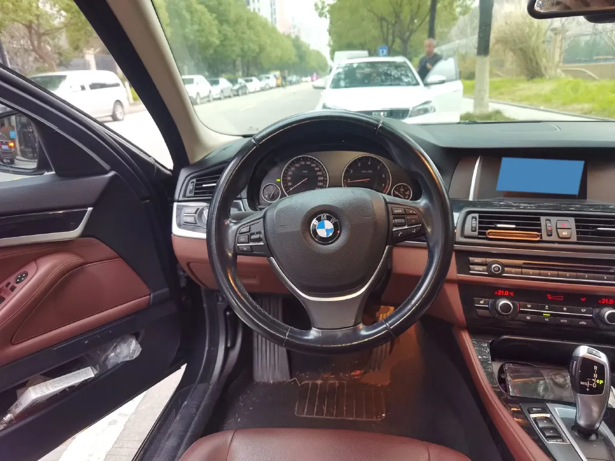 2017 BMW 5 Series 2.0T 184HP L4 8AT,autocango,china used car exporter,china ev exporter,chinese used car exporter,chinese used ev exporter