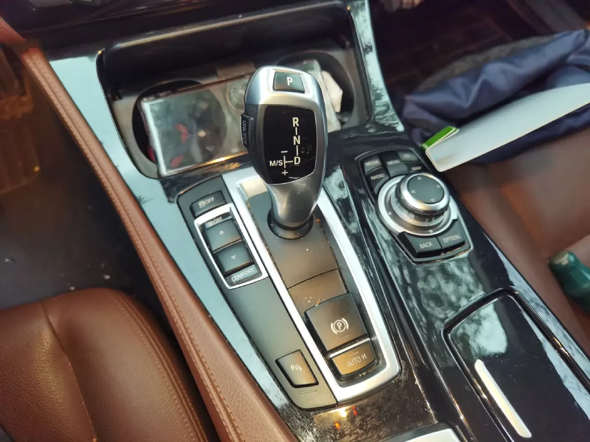 2017 BMW 5 Series 2.0T 184HP L4 8AT,autocango,china used car exporter,china ev exporter,chinese used car exporter,chinese used ev exporter