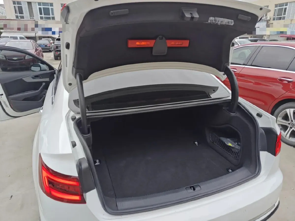 2018 Audi A4L 2.0T 190HP L4 7DCT,autocango,china used car exporter,china ev exporter,chinese used car exporter,chinese used ev exporter